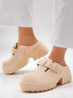 Klapki Na Obcasie^Royalfashion Damskie gumowe klapki na obcasie Voxones beżowy