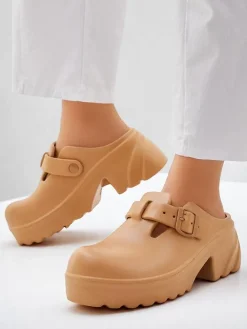 Klapki Na Obcasie^Royalfashion Damskie gumowe klapki na obcasie Voxones jasny brązowy