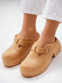 Klapki Na Obcasie^Royalfashion Damskie gumowe klapki na obcasie Voxones jasny brązowy