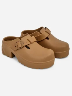 Klapki Na Obcasie^Royalfashion Damskie gumowe klapki na obcasie Voxones jasny brązowy