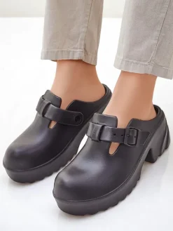 Klapki Na Obcasie^Royalfashion Damskie gumowe klapki na obcasie Voxones czarny