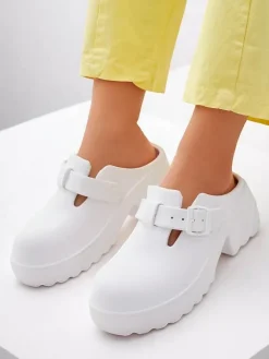 Klapki Na Obcasie^Royalfashion Damskie gumowe klapki na obcasie Voxones biały