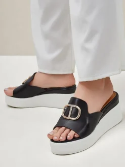 Klapki Na Obcasie^Royalfashion Damskie klapki na koturnie Daffin czarny