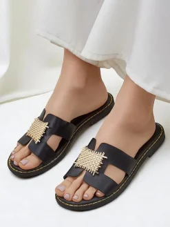 Ugc|Klapki Płaskie^Royalfashion Damskie klapki z ozdobą Crattes czarny