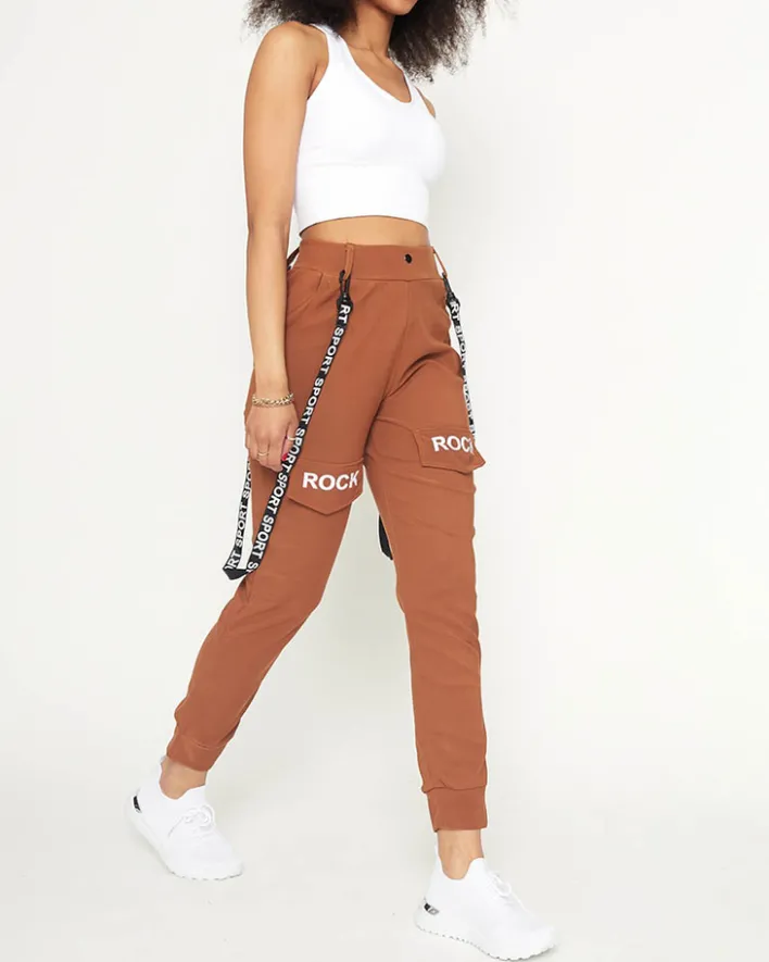 Spodnie Cargo|Spodnie Dresowe^Royalfashion Damskie materiałowe spodnie typu bojówki z szelkami w kolorze Camel