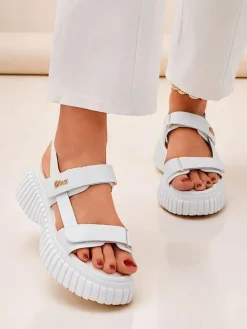 Sandały Płaskie^Royalfashion Damskie sandały na grubszej podeszwie Hortez biały