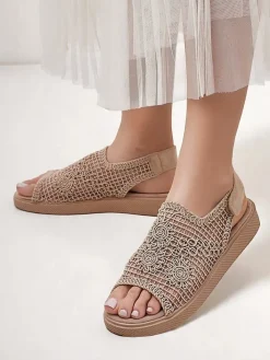 Sandały Płaskie^Royalfashion Damskie sandały ażurowe z cholewką Levay brązowy