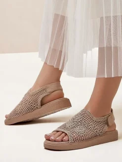 Sandały Płaskie^Royalfashion Damskie sandały ażurowe z cholewką Levay brązowy