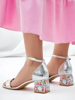 Buty Na Wielkie Wyjście|Sandały Na Słupku^Royalfashion Damskie sandały z ozdobnym obcasem Ballou srebrny