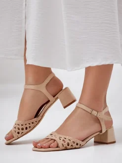 Buty Na Wielkie Wyjście|Sandały Na Słupku^Royalfashion Damskie sandały ażurowe Azopi beżowy