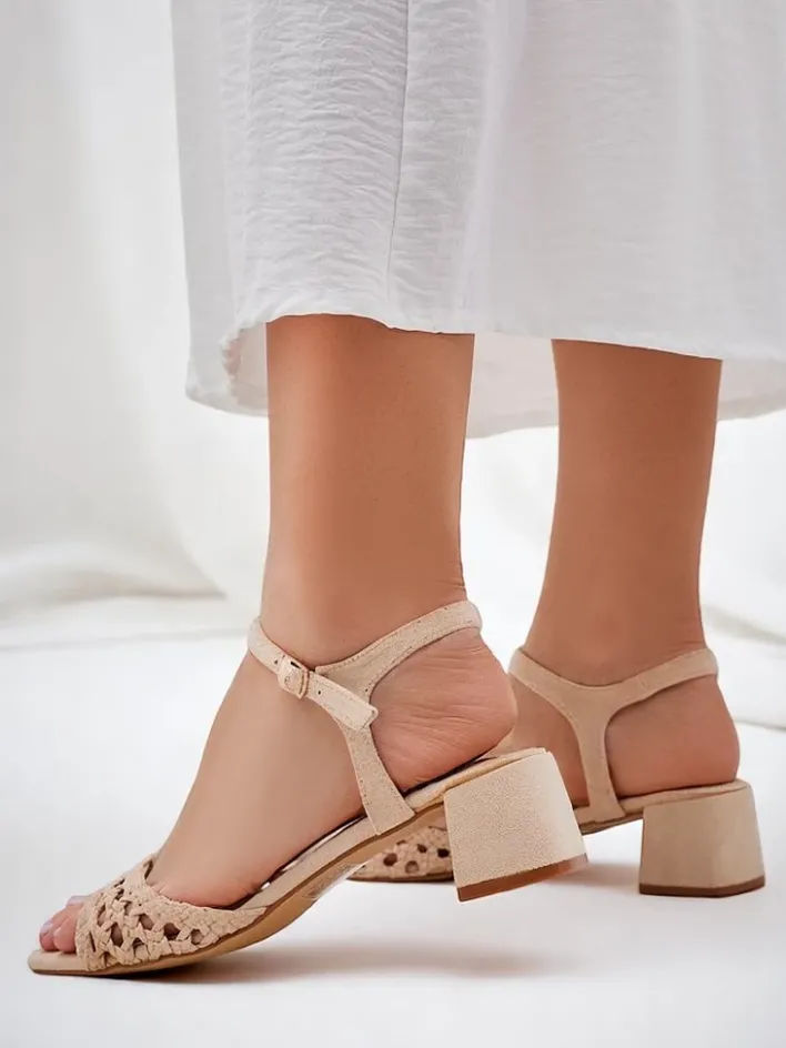 Buty Na Wielkie Wyjście|Sandały Na Słupku^Royalfashion Damskie sandały ażurowe Azopi beżowy