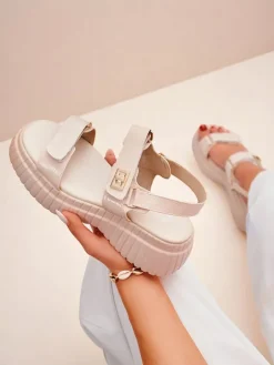 Sandały Płaskie^Royalfashion Damskie sandały na grubszej podeszwie Aganda beżowy