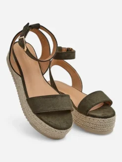 Sandały Na Koturnie^Royalfashion Damskie sandały na platformie Finna zielony