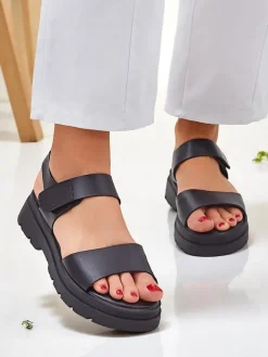 Sandały Płaskie^Royalfashion Damskie sandały na grubszej podeszwie Otvanna czarny