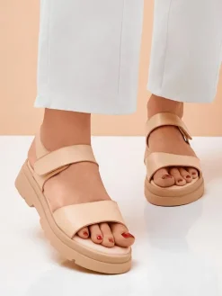 Sandały Płaskie^Royalfashion Damskie sandały na grubszej podeszwie Otvanna beżowy