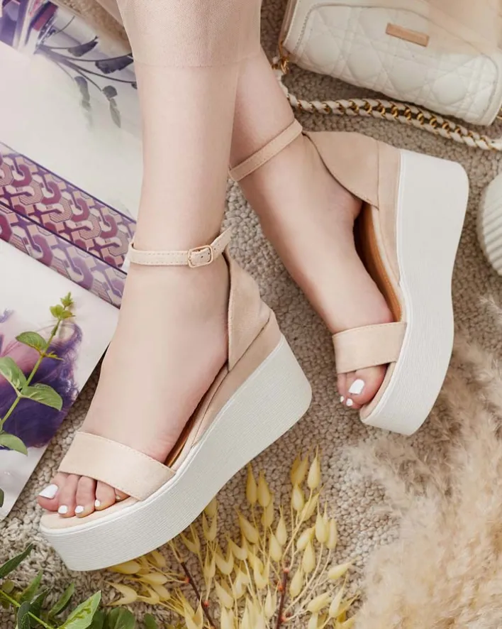 Sandały Na Koturnie^Royalfashion Damskie sandały na koturnie Elovia beżowy