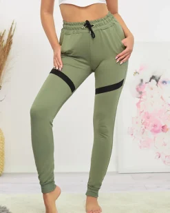 Spodnie Dresowe^Royalfashion Damskie spodnie dresowe w kolorze m zielony