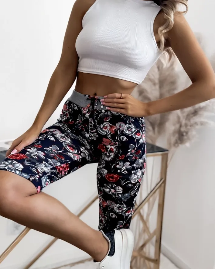 Spodenki 3/4|Krótkie Spodenki^Royalfashion Damskie spodenki 3/4 w m kolorze i w kwiaty Granatowy