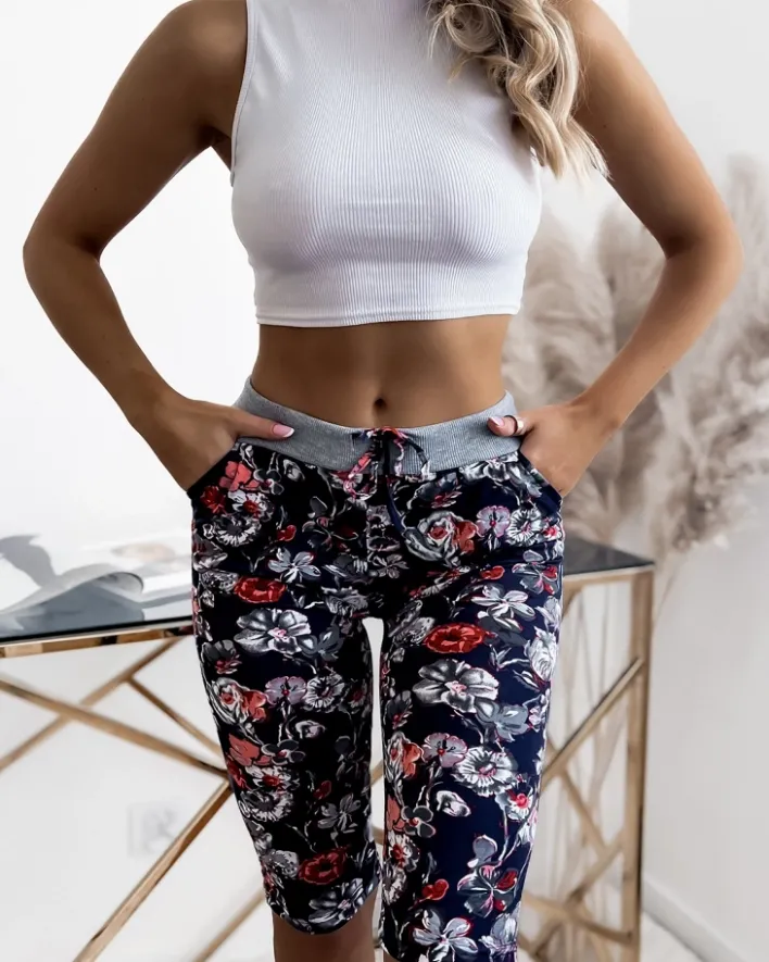 Spodenki 3/4|Krótkie Spodenki^Royalfashion Damskie spodenki 3/4 w m kolorze i w kwiaty Granatowy