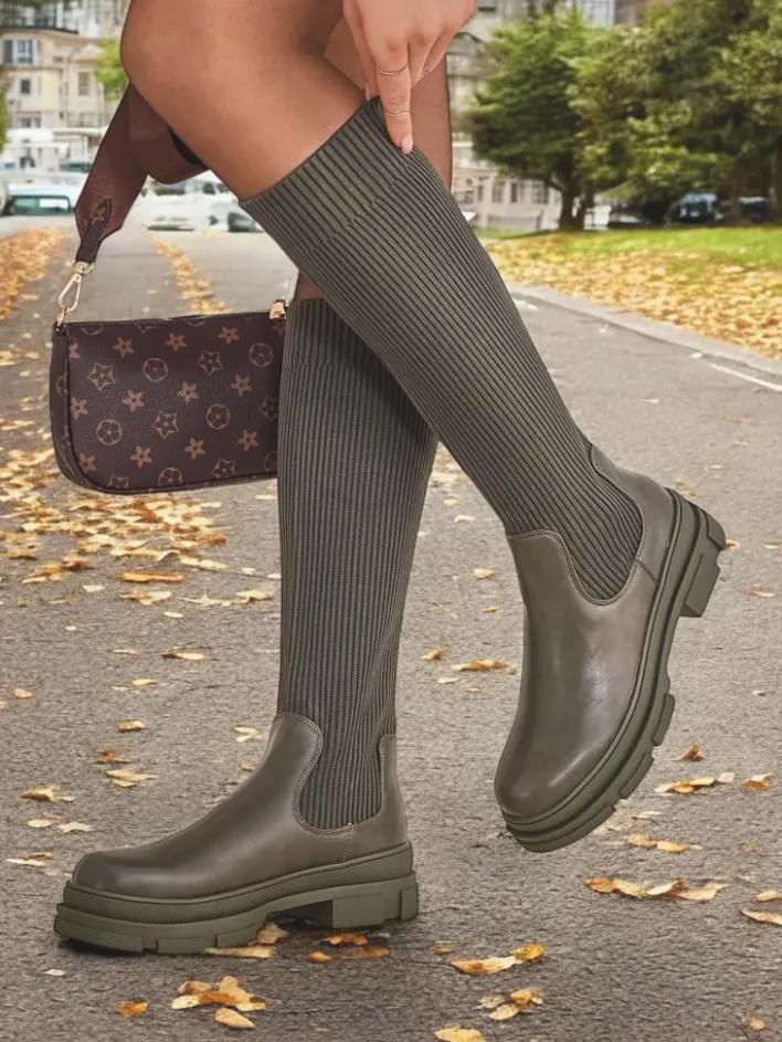 Kozaki Na Płaskim Obcasie|Kozaki Bez Ocieplenia^Royalfashion Damskie wsuwane kozaki Bireno czarny