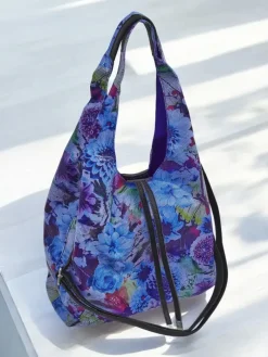 Materiałowe^Royalfashion Duża torba materiałowa w kwiaty z kosmetyczką i zapięciem na magnes Wielokolorowe