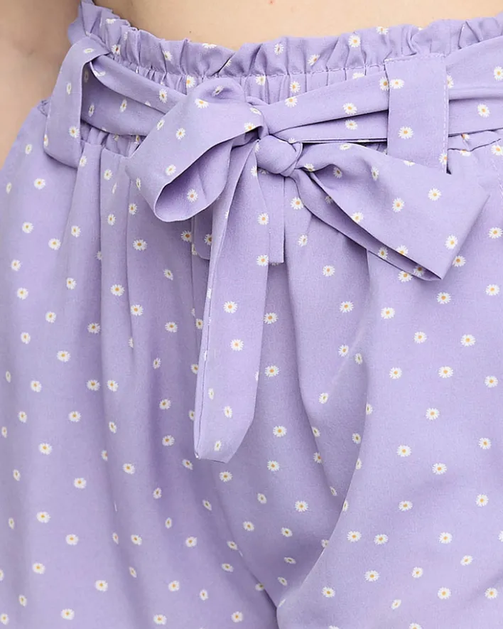 Szorty|Krótkie Spodenki^Royalfashion Fioletowe wzorzyste damskie materiałowe krótkie spodenki w kwiatki fioletowy