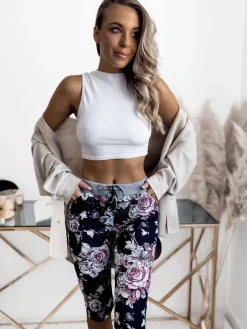 Spodenki 3/4|Krótkie Spodenki^Royalfashion Granatowo- różowe damskie spodenki 3/4 z kwiatowym wzorem Granatowy