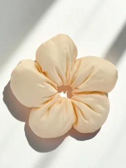 Akcesoria Do Włosów^Royalfashion Gumka do włosów w kształcie kwiatu beżowy