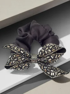 Akcesoria Do Włosów^Royalfashion Gumka do włosów z ozdobną kokardką Bellisse srebrny