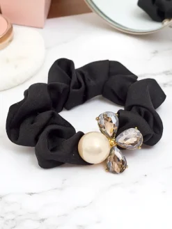 Akcesoria Do Włosów^Royalfashion Gumka do włosów z ozdobną perełką Pearl Satin czarny