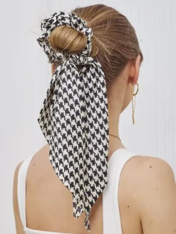 Akcesoria Do Włosów^Royalfashion Gumka do włosów ze wstążką w kratkę Kratella czarny