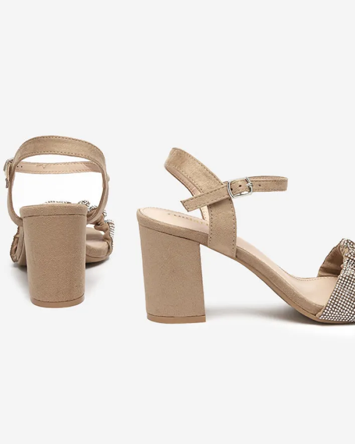 Buty Na Wielkie Wyjście|Sandały Na Słupku^Royalfashion Jasnobrązowe damskie sandałki na słupku z cyrkoniami Triesta jasny brązowy