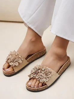 Ugc|Klapki Płaskie^Royalfashion Klapki damskie z kwiatuszkami Occes beżowy