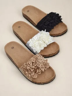 Ugc|Klapki Płaskie^Royalfashion Klapki damskie z kwiatuszkami Occes beżowy