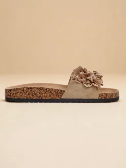 Ugc|Klapki Płaskie^Royalfashion Klapki damskie z kwiatuszkami Occes beżowy