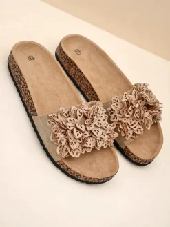 Ugc|Klapki Płaskie^Royalfashion Klapki damskie z kwiatuszkami Occes beżowy