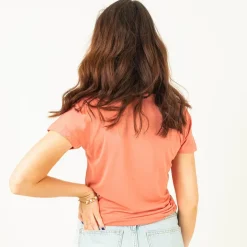 Bluzki / Koszule / Koszulki^Royalfashion owy damski t-shirt z napisem z cekinów Koral