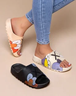 Klapki Basenowe|Klapki Płaskie^Royalfashion owe gumowe klapki damskie z printem Pfizz krem