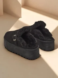 Botki Z Delikatnym Ociepleniem|Śniegowce^Royalfashion Krótkie buty a'la śniegowce bez pięty damskie Poctes czarny