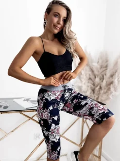 Spodenki 3/4|Krótkie Spodenki^Royalfashion Kwiatowe spodenki damskie 3/4 w kolorze granatowo- koralowym Granatowy