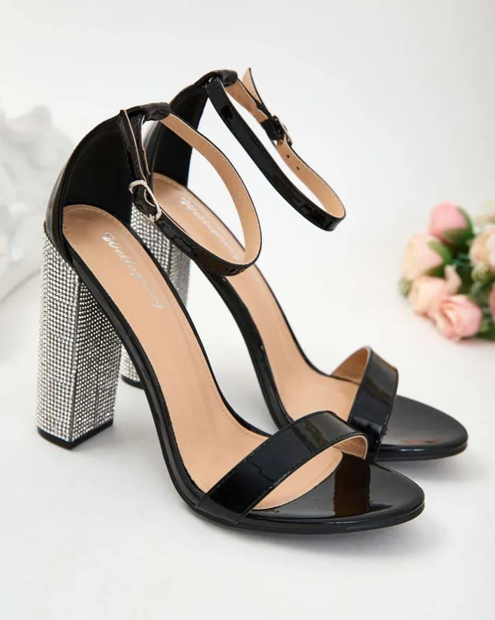 Buty Na Wielkie Wyjście|Sandały Na Słupku^Royalfashion Lakierowane sandały damskie na słupku Gasatte