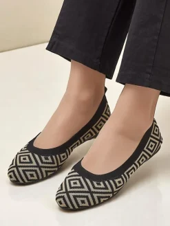 Baleriny Klasyczne^Royalfashion Materiałowe damskie baleriny z geometrycznym printem Metric czarny