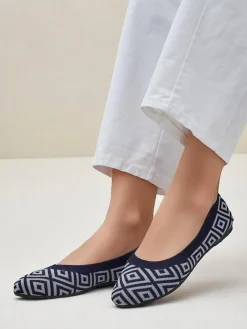 Baleriny Klasyczne^Royalfashion Materiałowe damskie baleriny z geometrycznym printem Metric Granatowy