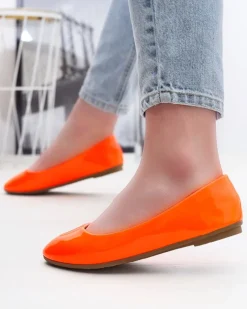 Baleriny Klasyczne^Royalfashion owe pomarańczowe damskie lakierowane baleriny Fama neon