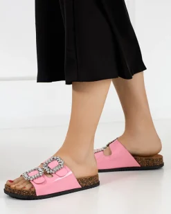 Klapki Płaskie^Royalfashion Różowe damskie klapki ze zdobionymi klamerkami Olimika różowy