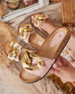 Klapki Płaskie^Royalfashion Różowe klapki damskie z ozdobą Sofig Jasnoróżowy