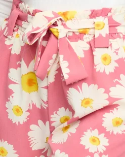 Szorty|Krótkie Spodenki^Royalfashion Różowe wzorzyste damskie materiałowe krótkie spodenki w kwiaty różowy