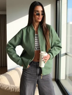 Bluzy^Royalfashion Rozpinana bluza typu bomberka zielony