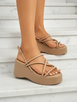 Sandały Na Koturnie^Royalfashion Sandałki damskie na koturnie Skyline Straps jasny brązowy