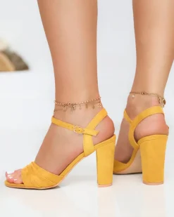 Buty Na Wielkie Wyjście|Sandały Na Słupku^Royalfashion Sandały damskie na słupku w kolorze musztardowym Garroti Musztarda